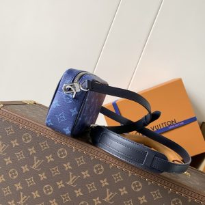 Alternative view of Dimensions: 13 x 6.5 x 20 cm (height x width x length)